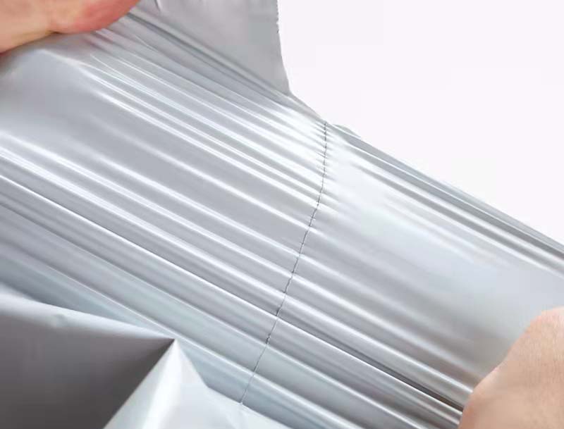 云白色快递袋-04